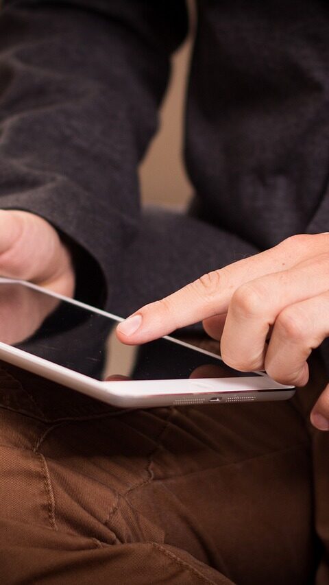 tablet, ipad, read-1075790.jpg